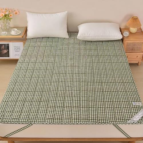 LDLCYCN King Size Mattress Protector with Elastic Straps 1